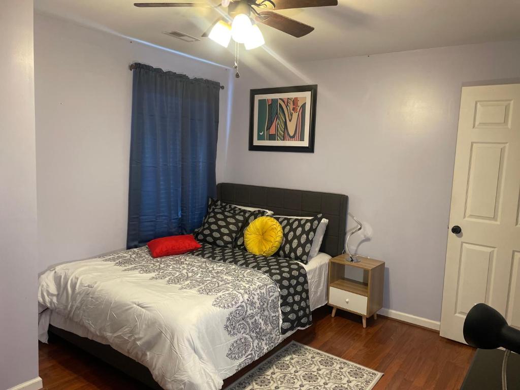 Gallery image of Cute 2-BRM Walkout apt with pool table and theater in Lexington