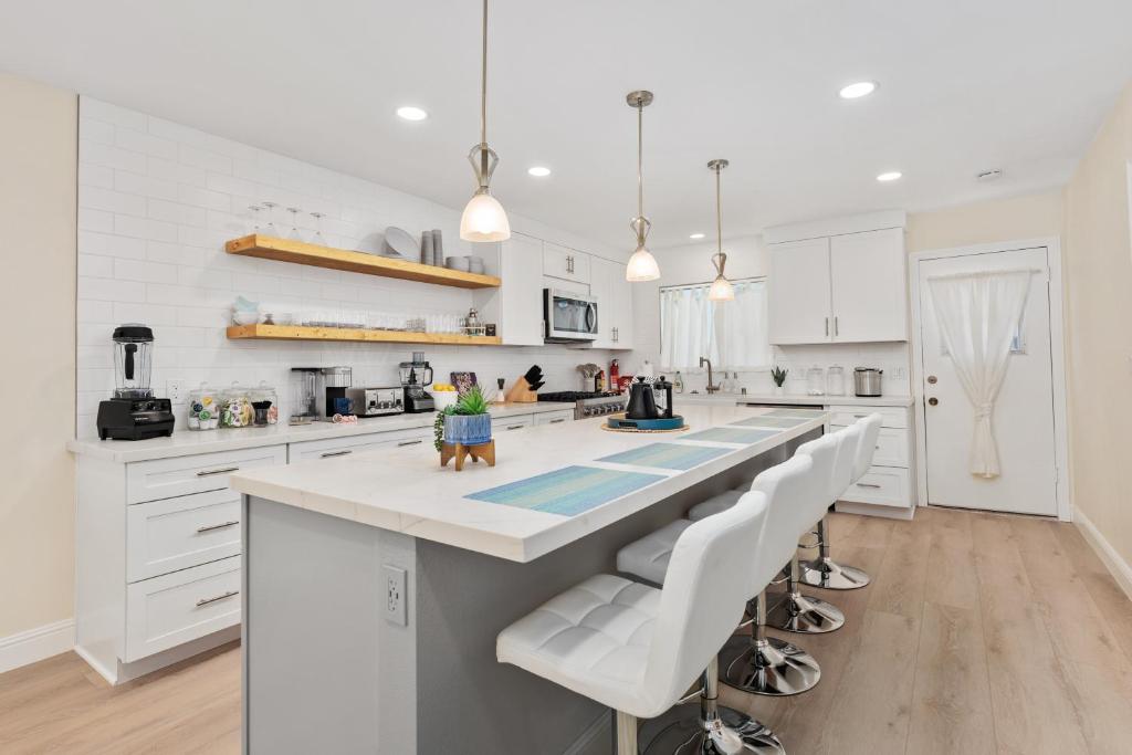 Η κουζίνα ή μικρή κουζίνα στο Golf - Beach - Legoland - Shopping - Dining