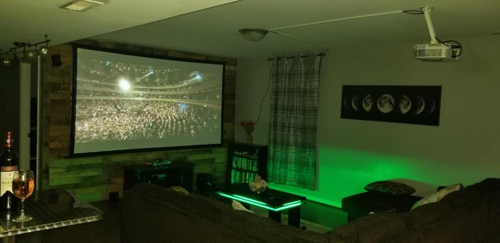 Gallery image of Cute 2-BRM Walkout apt with pool table and theater in Lexington