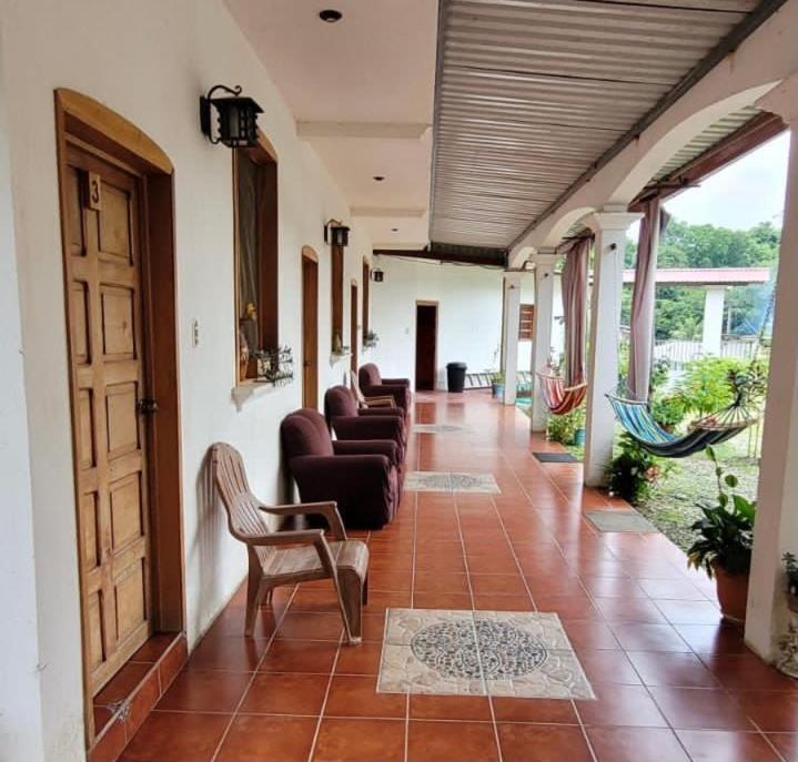 Posezení v ubytování Lauris Hotel