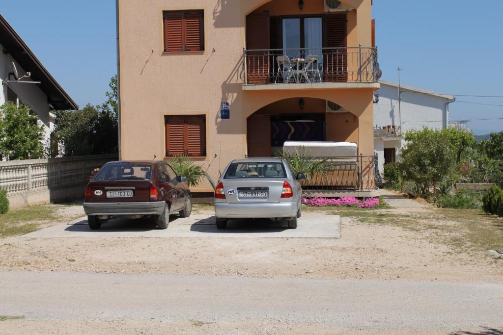 Fotografie z fotogalerie ubytování Apartments with a parking space Tribunj, Vodice - 6223 v destinaci Tribunj