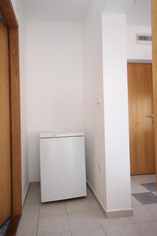 Fotografie z fotogalerie ubytování Apartments with a parking space Tribunj, Vodice - 6223 v destinaci Tribunj