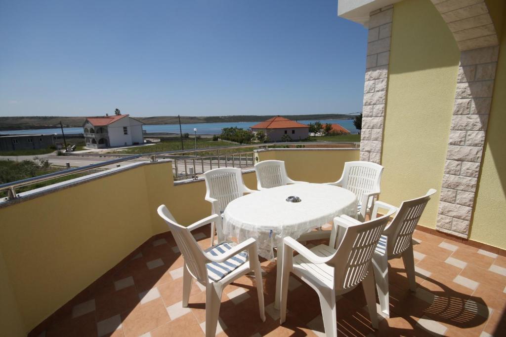 Balkón alebo terasa v ubytovaní Apartments with parking spaces Ljubac, Zadar - 6244