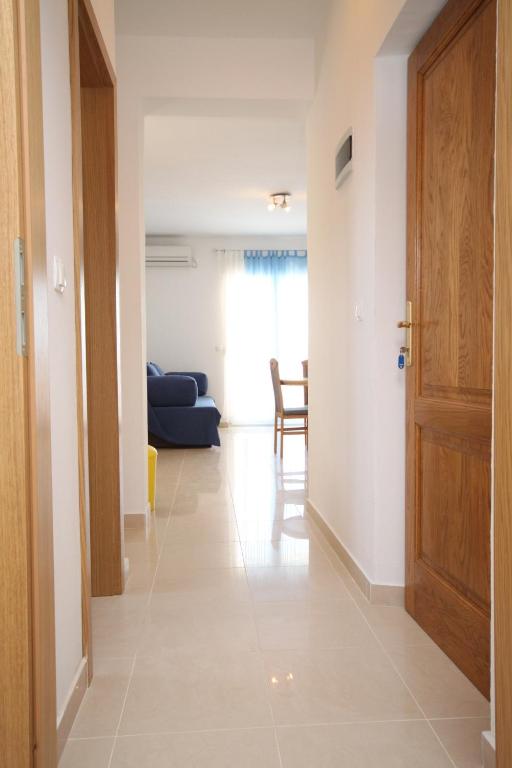 Fotografia z galérie ubytovania Apartments with parking spaces Ljubac, Zadar - 6244 v destinácii Ljubač