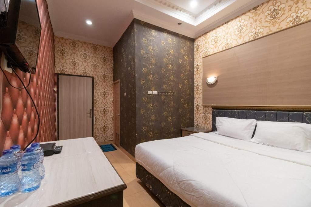 Urbanview Hotel Good Palembang by RedDoorz