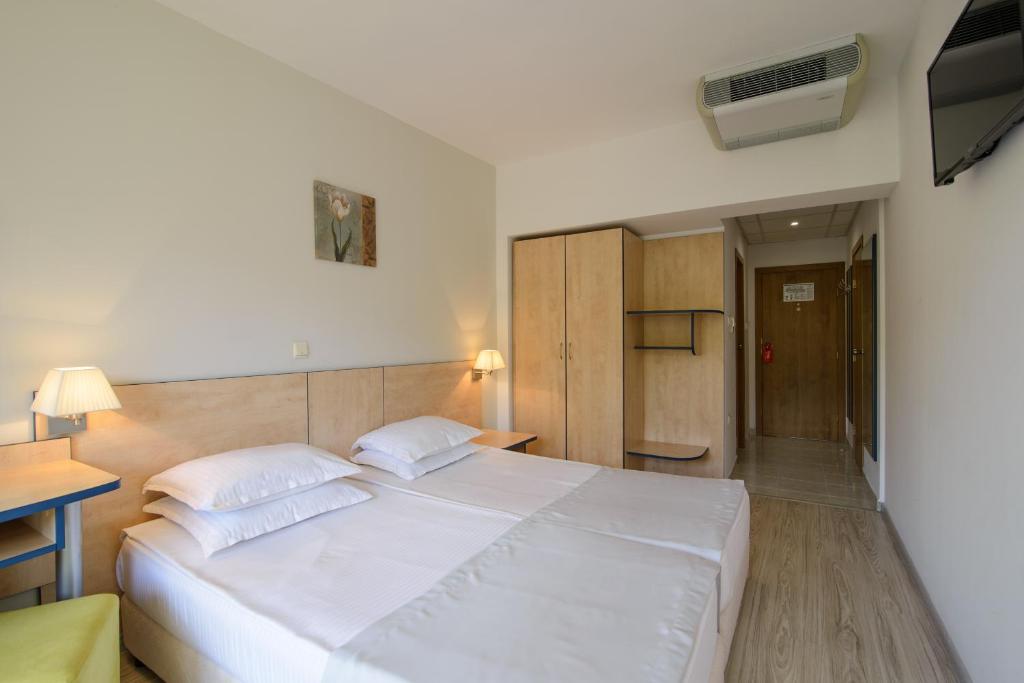 Twin Room with Balcony