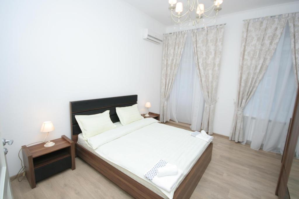 Real Home Apartments in Kiev Center - Deluxe One-Bedroom Apartment - Mala Zhytomyrska Street 3/4