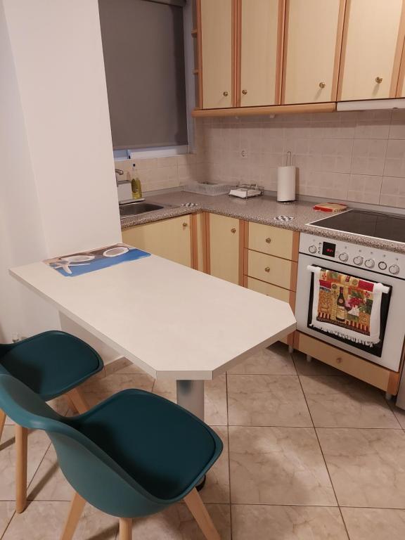 Kuchyňa alebo kuchynka v ubytovaní ADLER 5 COZY ATHENS DOWNTOWN STUDIO