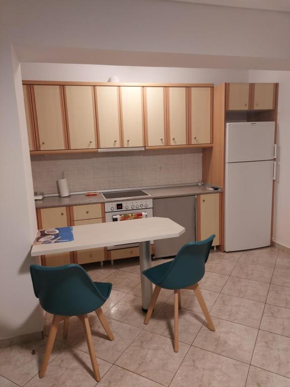 Kuchyňa alebo kuchynka v ubytovaní ADLER 5 COZY ATHENS DOWNTOWN STUDIO