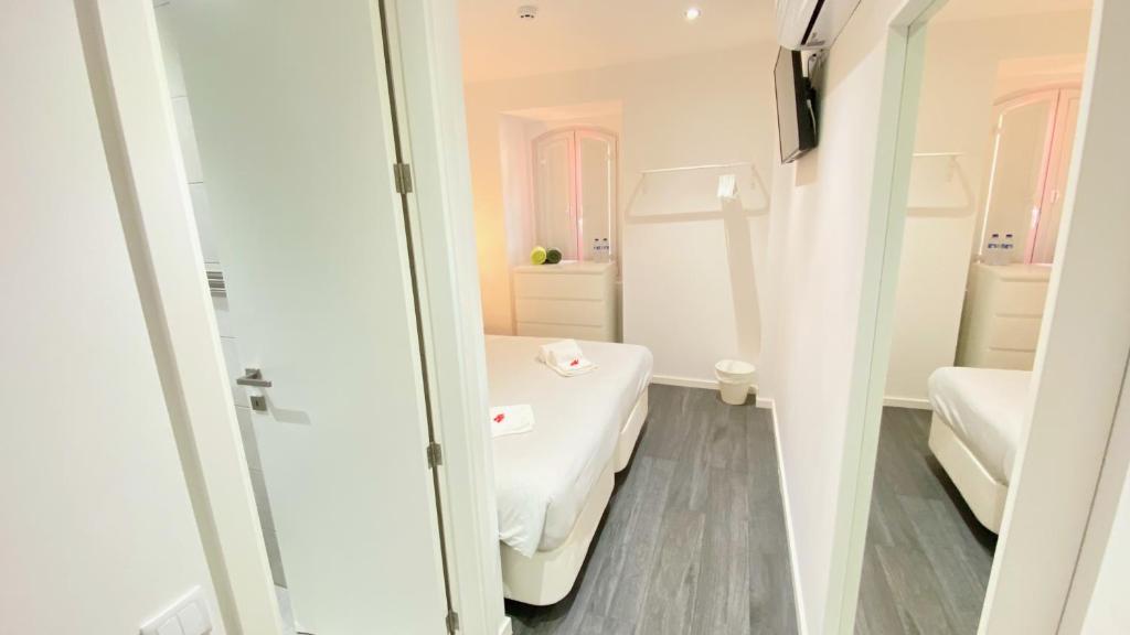 Casa Amarela Guesthouse - 3