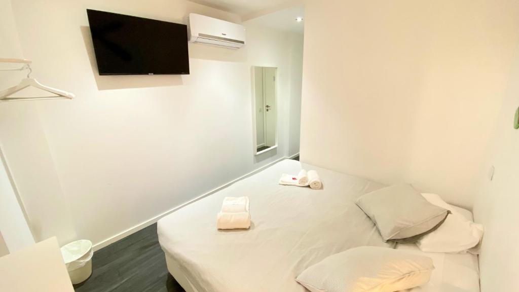 Casa Amarela Guesthouse - 5