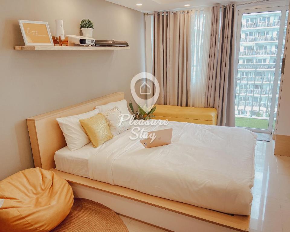 PleasureStay at Shell Residences Mall of Asia