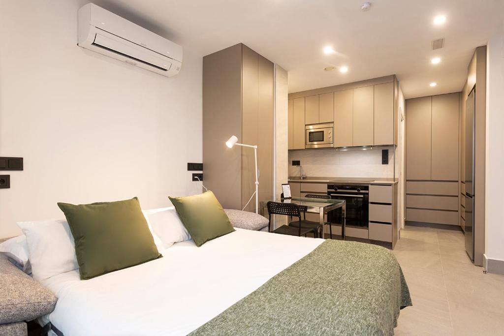 Booking.com: Apartamentos Bajeles Sevilla Urban , Sevilla ...