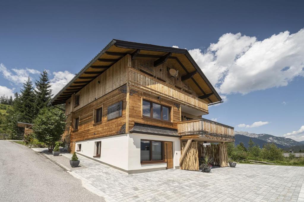 Výhľad na hory alebo výhľad na hory priamo z apartmánu