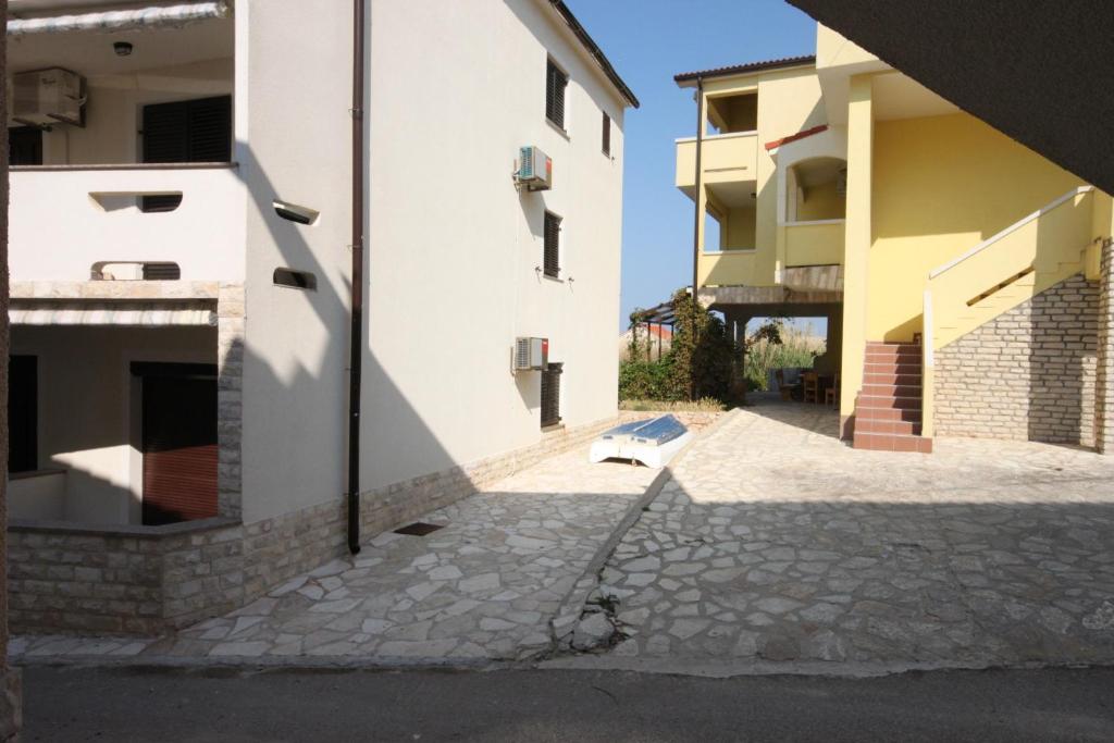Budova, v ktorej sa apartmán nachádza
