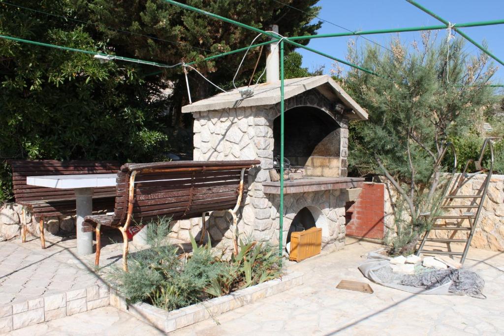Zdjęcie z galerii obiektu Family friendly seaside apartments Kustici, Pag - 6376 w mieście Kustići
