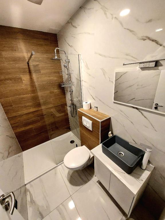 Uma casa de banho em A8 b&b