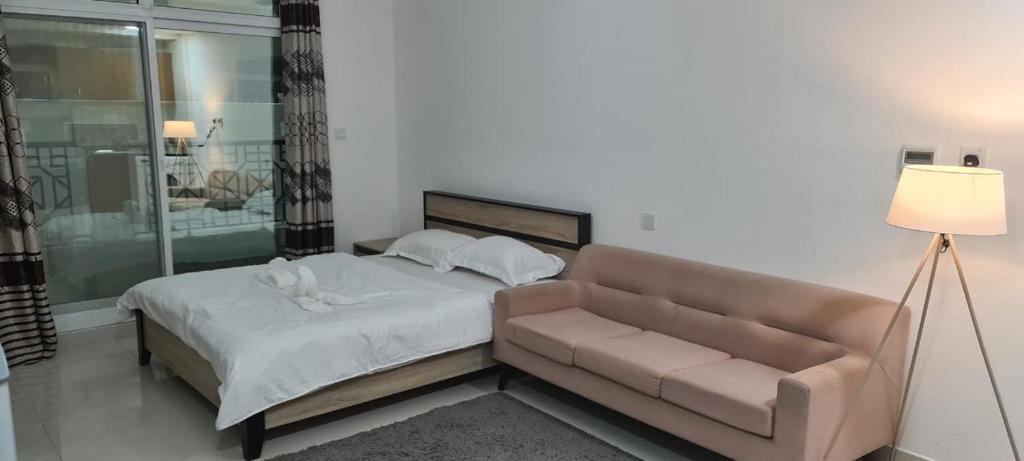 Budget Rental Studio Apartments in Dubai - Studio Avec Balcon