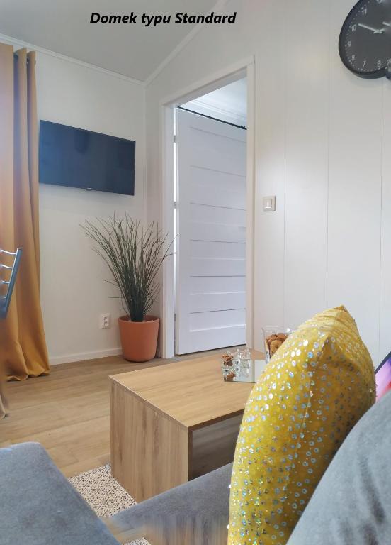 Televízia a/alebo spoločenská miestnosť v ubytovaní LUXURY CAMP - 150 m od Suntago Park