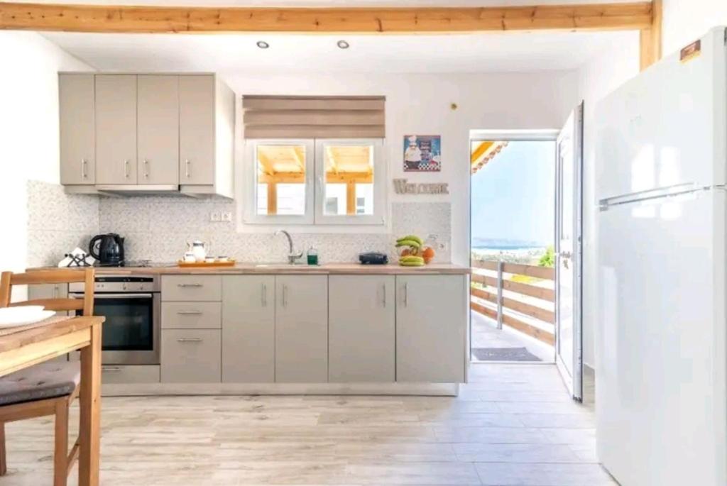 The Holiday House 3 - Two-Bedroom House