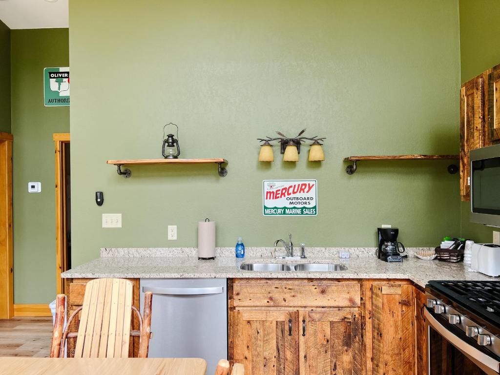 Gallery image of Cranberry Inn in Mercer