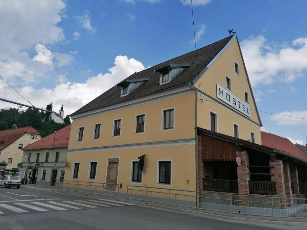 Budova, kde se hostel nachází