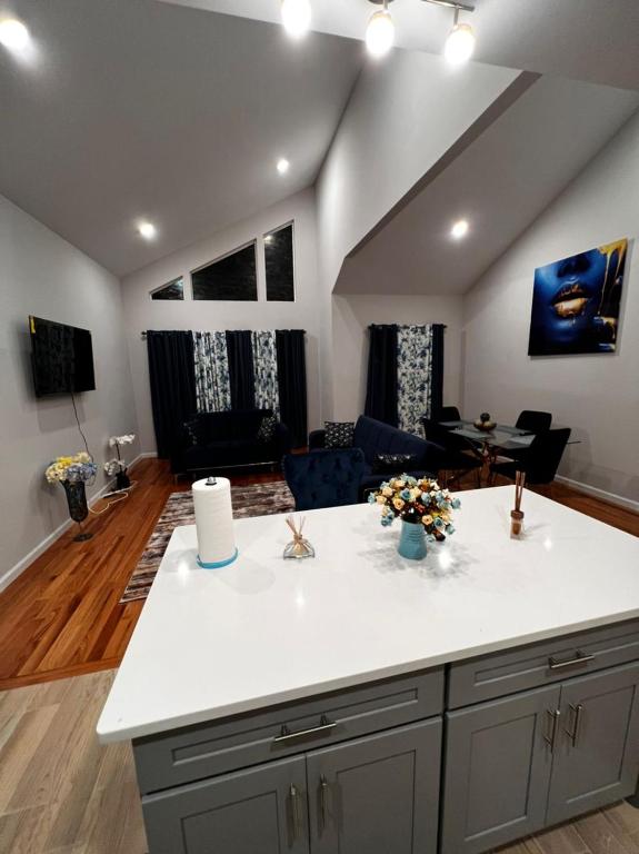 SPRINGVIEW HOMES 12MINS FROM EWR & 3 MINS FROM UNIVERSITY HOSPITAL photo