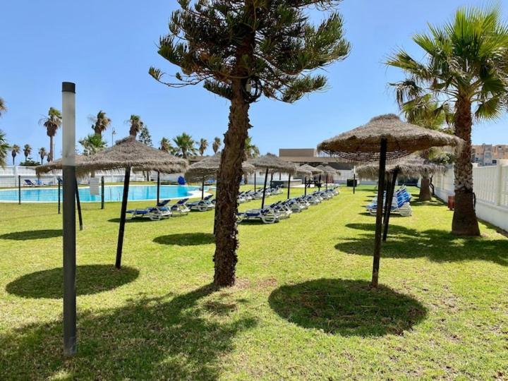 Fotografia z galérie ubytovania Apartamento precioso, Primera línea playa, Netflix, garaje, Wifi, Piscina,Vistas mar v destinácii Roquetas de Mar