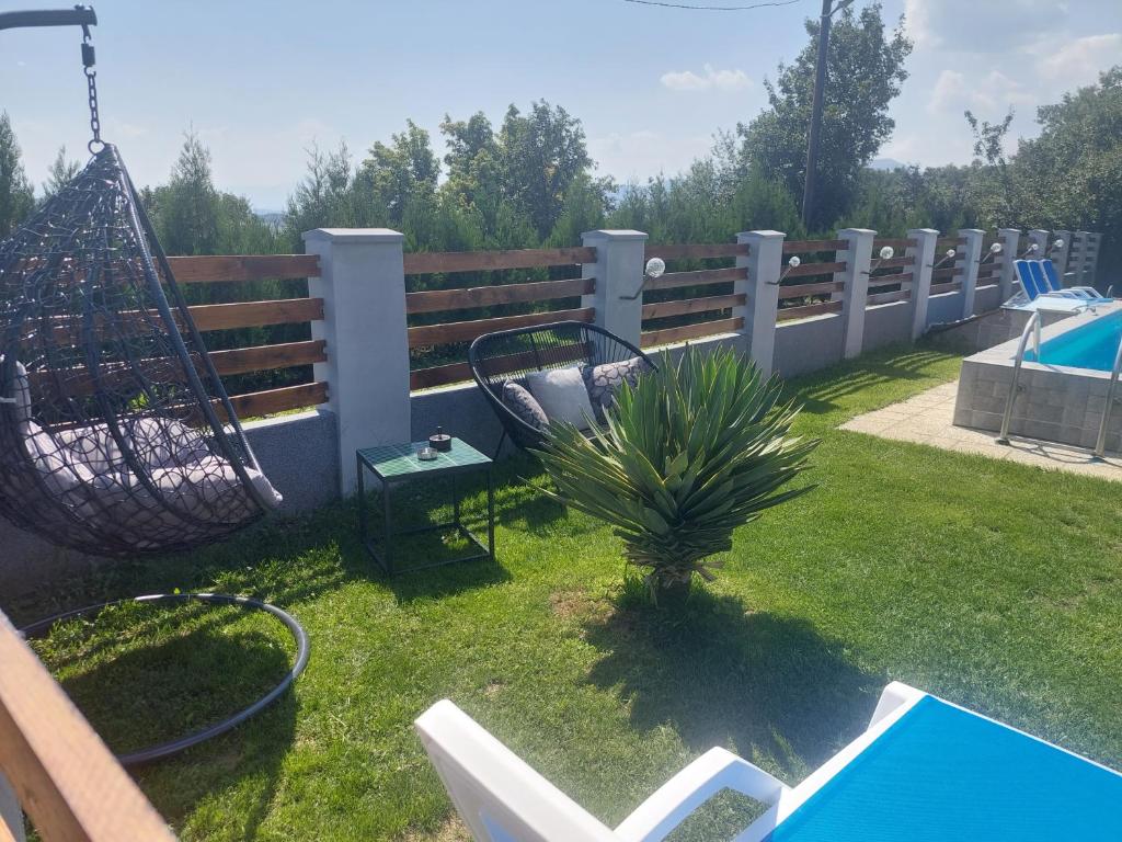 Bazén v ubytování Vila Boba Bor nebo v jeho okolí