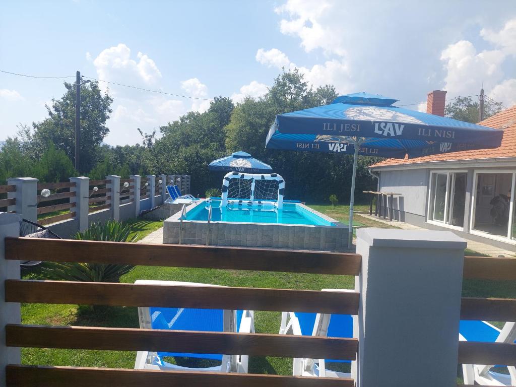 Bazén v ubytování Vila Boba Bor nebo v jeho okolí