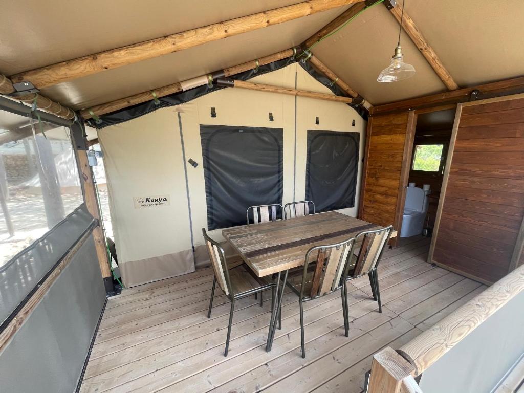 Camping la escalada - Huisje Met Uitzicht Op De Tuin