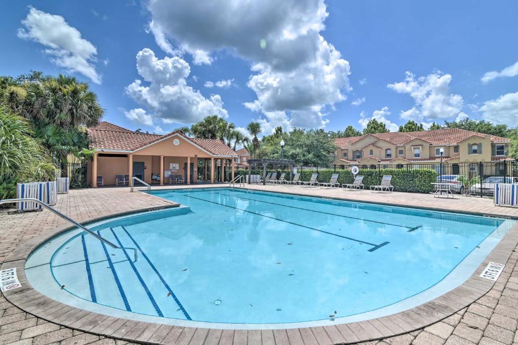 Renovated Kissimmee Townhome 5 Mi to Disney!, Orlando Preços