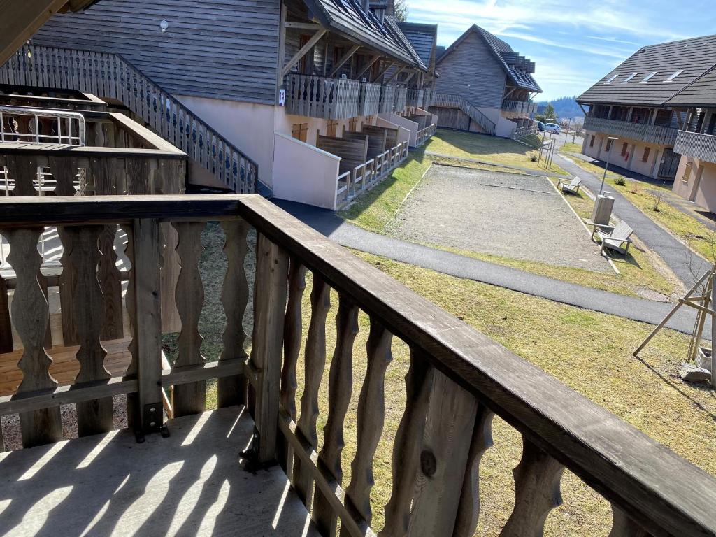 Fotografia z galérie ubytovania "Ressourcez-vous au BOIS DE LA REINE" Plusieurs appartements du 4 personnes 1 chambre au 8 personnes en duplex 3 chambres v destinácii Super Besse