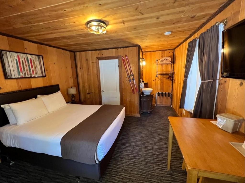 Shasta Inn photo