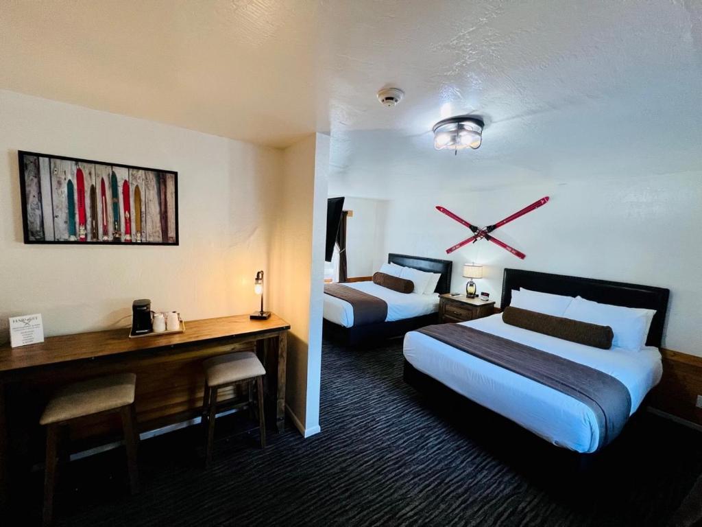 Shasta Inn - Deluxe Queen Room Con Dos Camas Queen