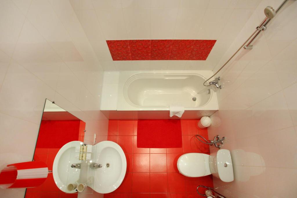 Koupelna v ubytování Ekaterina Hotel