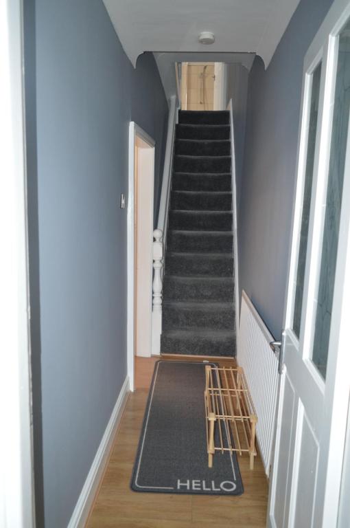 LUXURIOUS MODERN HOUSE IN ANFIELD! CLOSE TO LFC, EFC, CITY CENTRE!!! - Housity