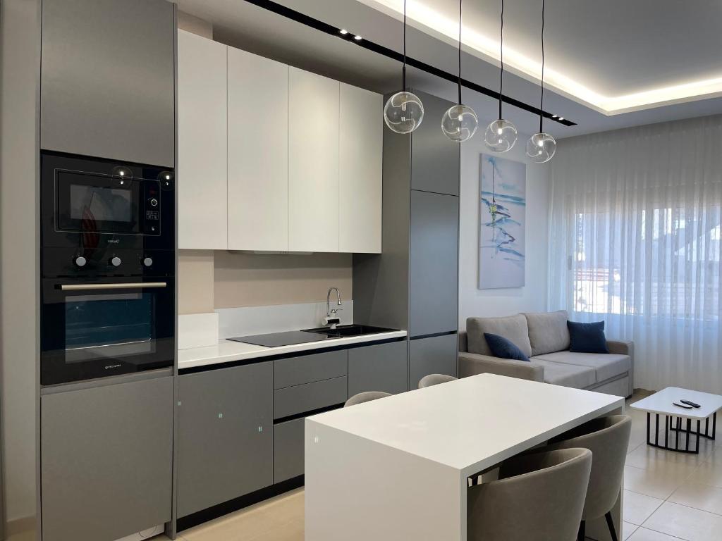 Domi Luxury beach view apartments in Saranda - Image 3