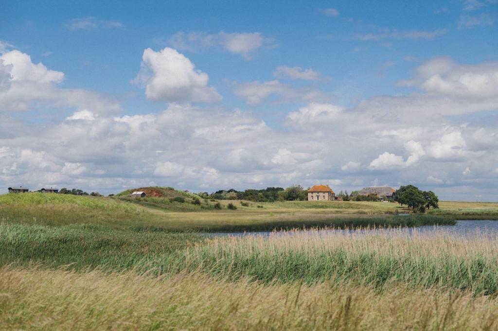 Elmley National Nature Reserve - Housity