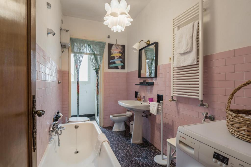 Bagno di Warm apt in ancient building in Vatican-P S Pietro