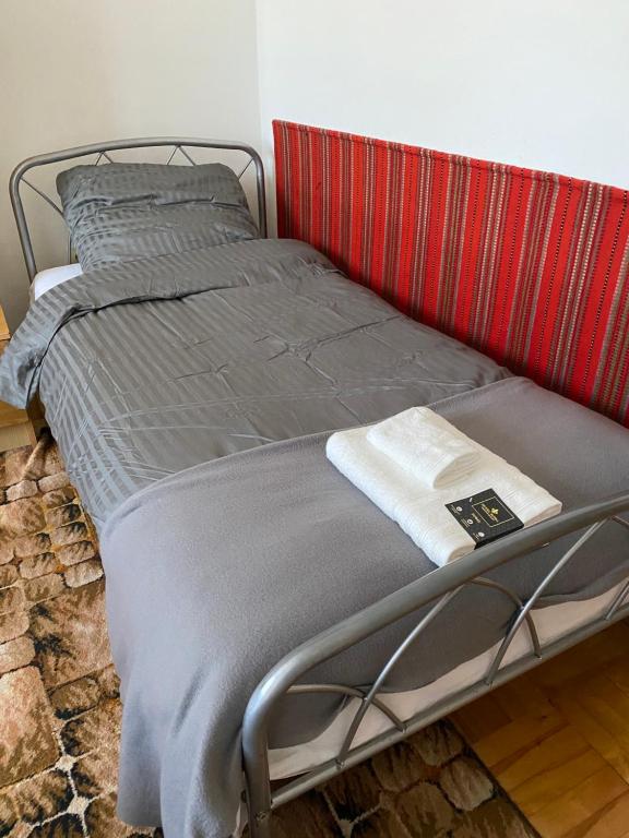 Postel nebo postele na pokoji v ubytování Bella Casa Economy Villa - Skibowa, close to Bielany