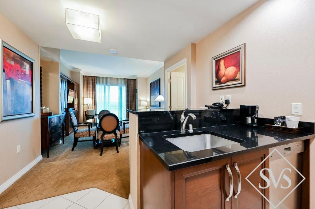 Signature Rental by Owner Direct - Twee Slaapkamers - Balkon