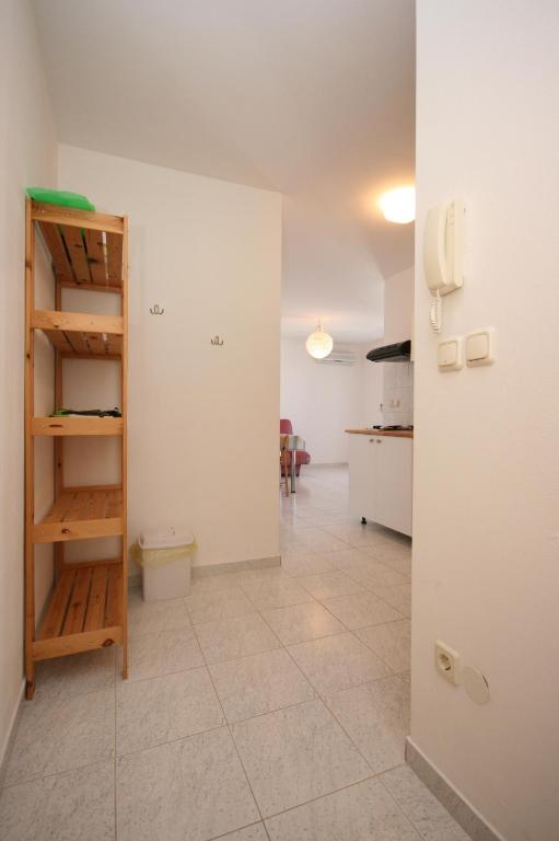 Zdjęcie z galerii obiektu Apartment Mandre 6405b w mieście Kolan