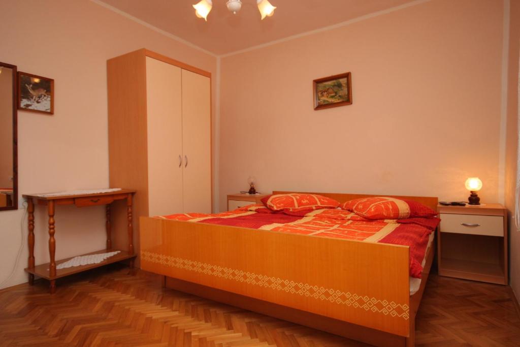 Posteľ alebo postele v izbe v ubytovaní Apartments with a parking space Umag - 7073