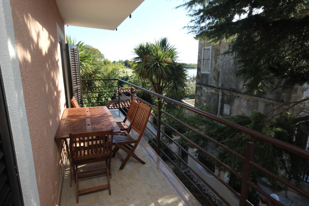 Balkon lub taras w obiekcie Apartments by the sea Umag - 7029
