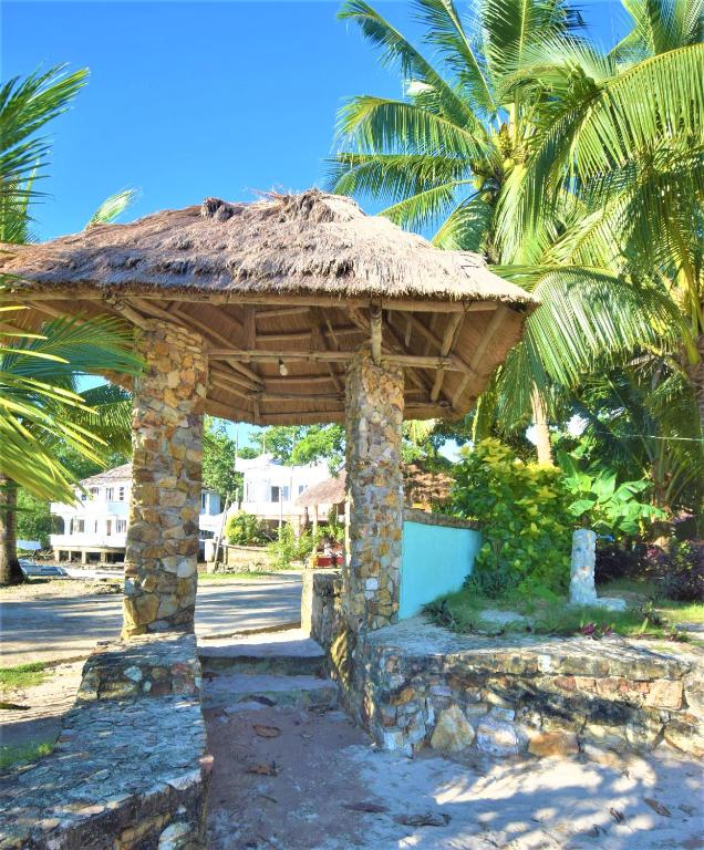 Zahrada ubytování Concepcion Divers Lodge