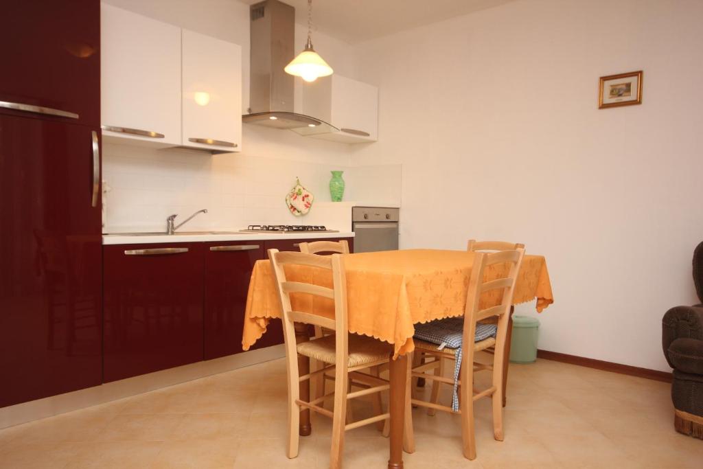 Fotografie z fotogalerie ubytování Apartments with a parking space Novigrad - 7142 v destinaci Novigrad – Istrie