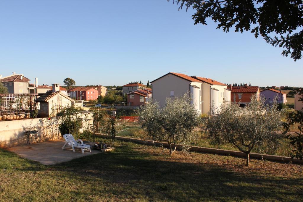 Fotografie z fotogalerie ubytování Apartments with a parking space Novigrad - 7142 v destinaci Novigrad – Istrie