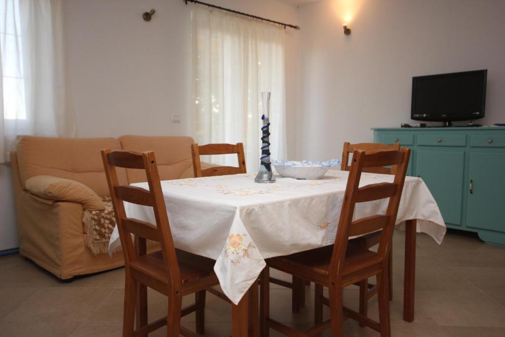 Fotografie z fotogalerie ubytování Apartments with a parking space Novigrad - 7142 v destinaci Novigrad – Istrie