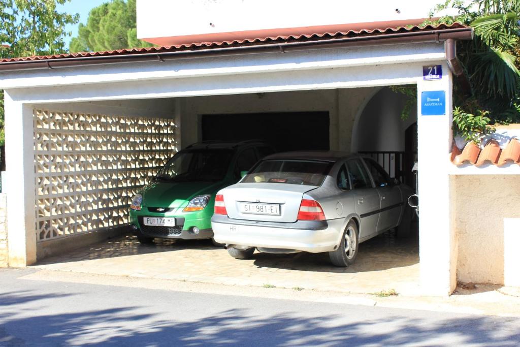 Fotografia z galérie ubytovania Apartments with parking spaces Valbandon, Fazana - 7200 v destinácii Marana